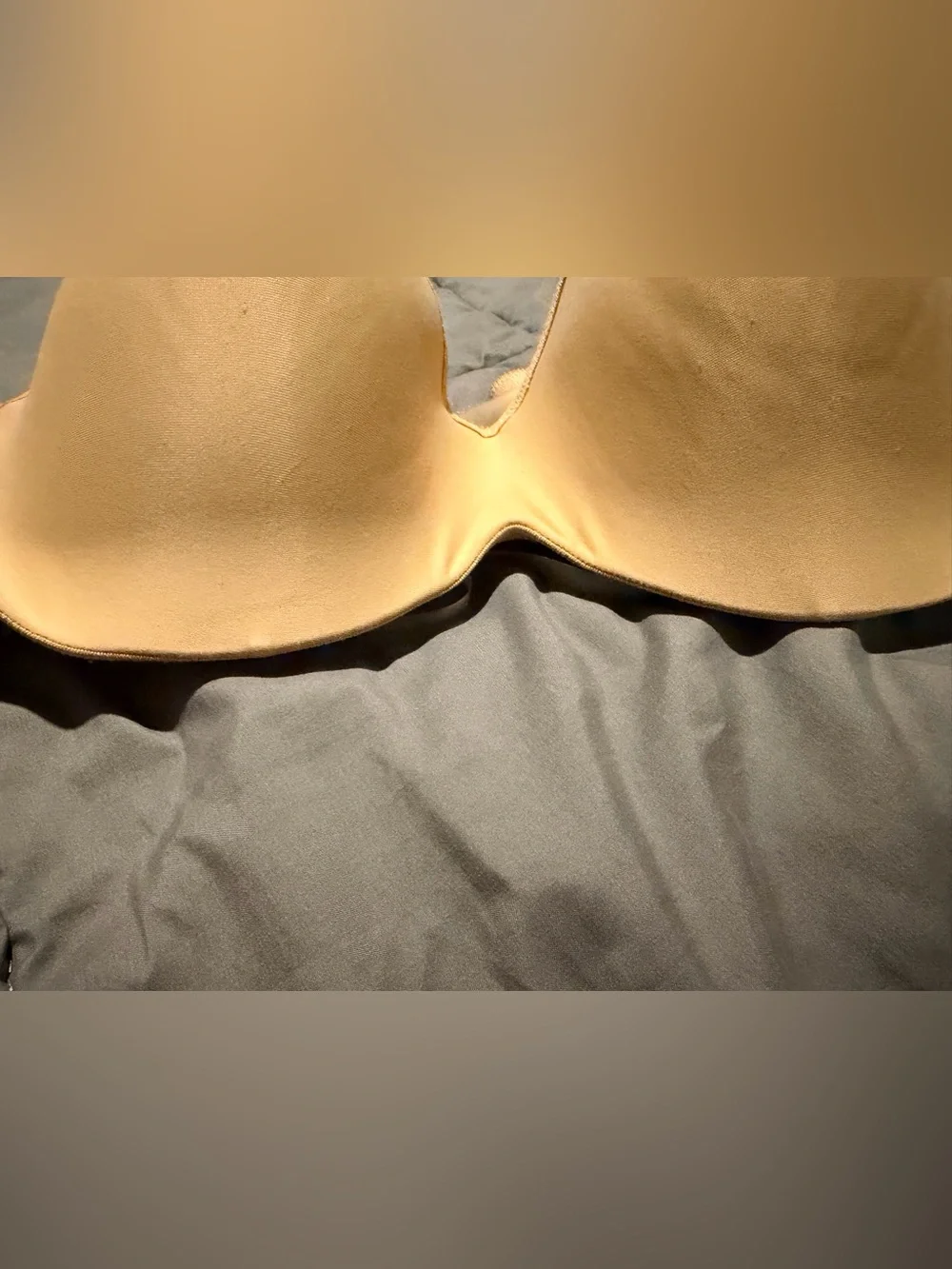 Seamless Nude Strapless Convertible Bra with Removable Straps